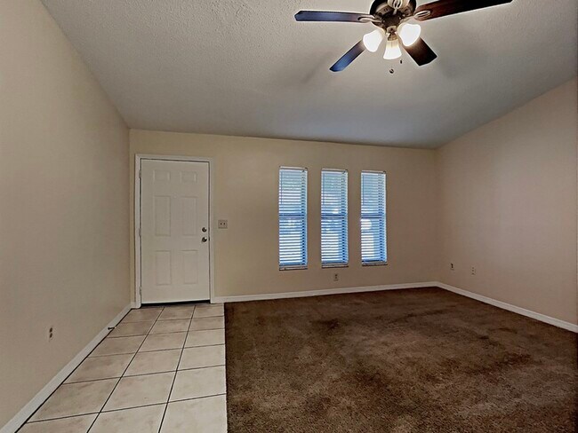 Building Photo - 32819 Blossom Ln