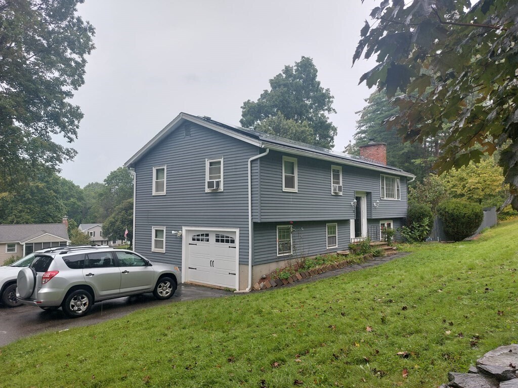 Primary Photo - 96 Fontaine St