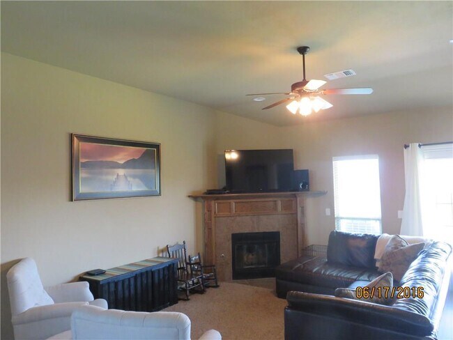 Building Photo - 1132 Glen Eagles Ct
