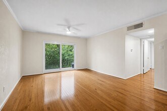 Building Photo - 2238 S Piney Point Rd