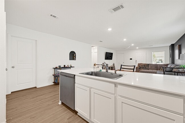 Building Photo - 22326 Mountain Pne Dr