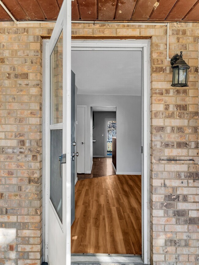 Foto del edificio - 106 Britanna Dr