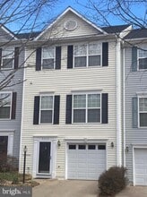 Building Photo - 2253 Forsythia Dr