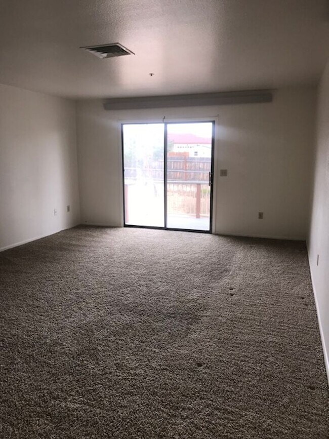 Foto del edificio - 7665 Spouse Dr