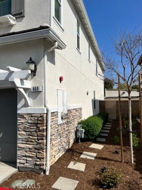 Building Photo - 869 Avila Wy