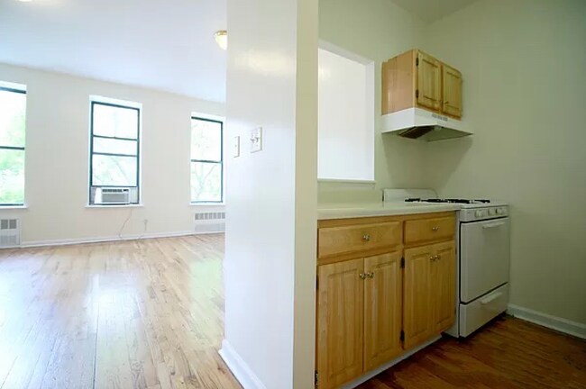 Building Photo - 20 W 126th St