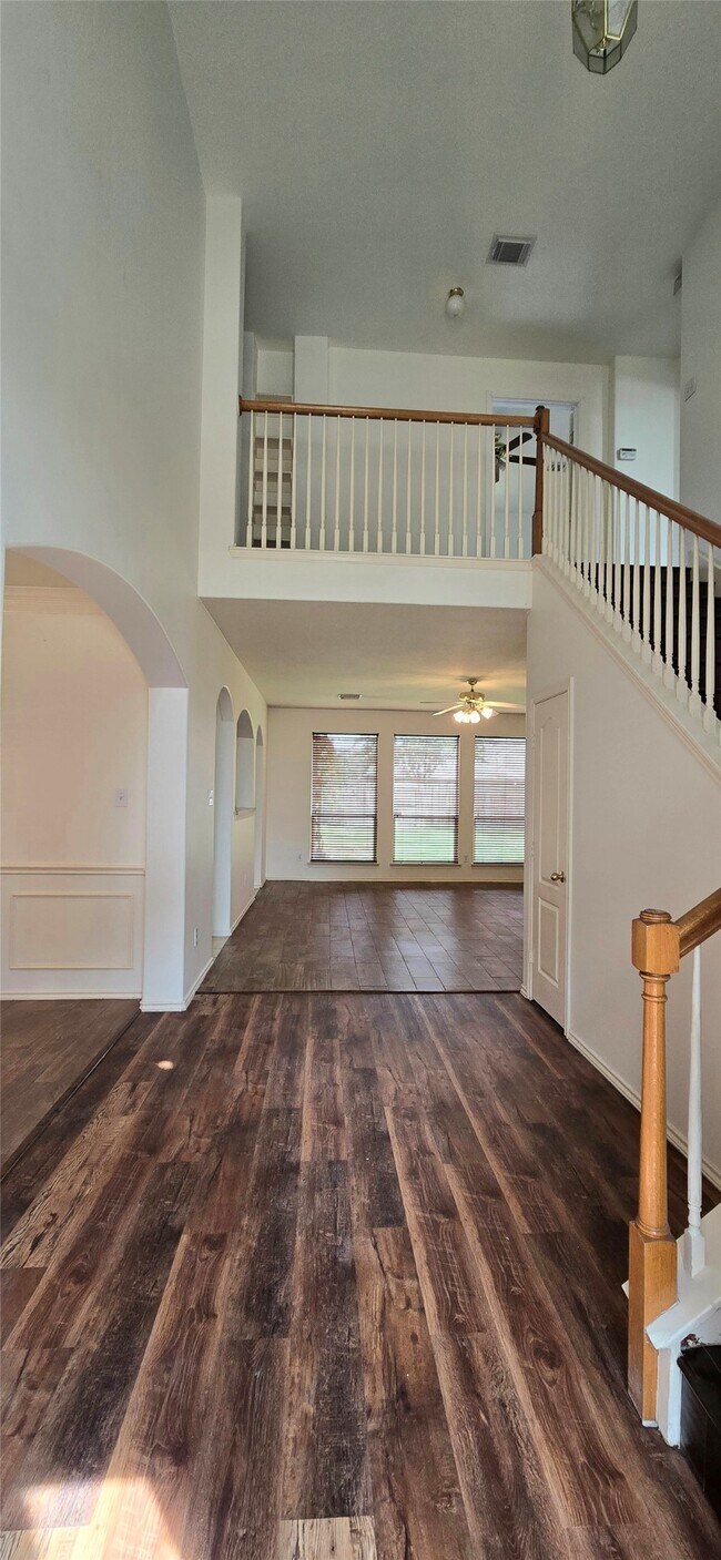 Building Photo - 21038 Narrow Gate Dr