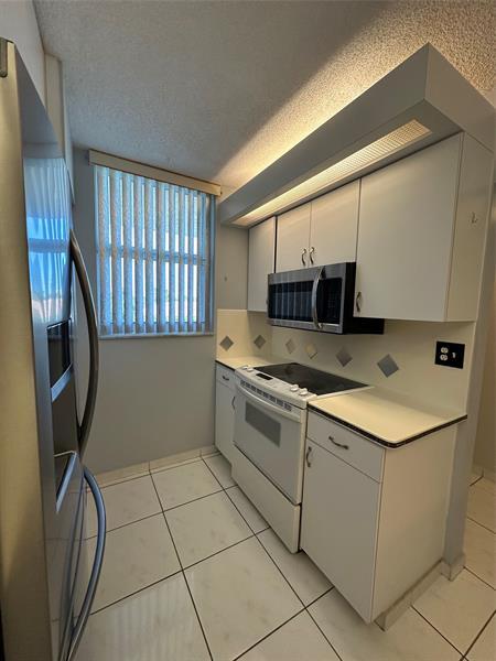 Foto del edificio - 5300 NE 24th Terrace