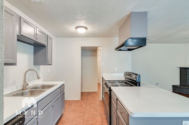 Foto del edificio - 3237 Chalmette Ct