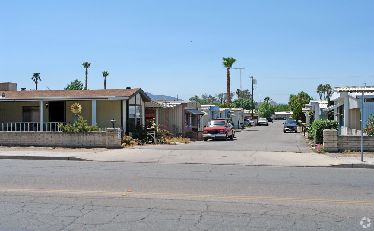 Building Photo - Las Casitas Mobile Park