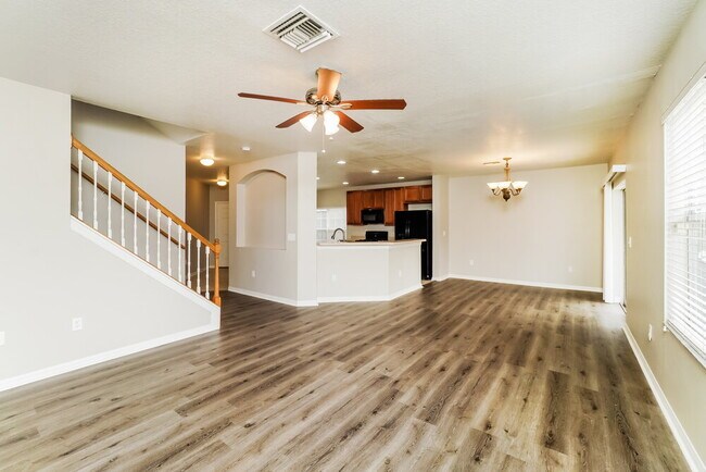 Building Photo - 8220 Crescent Moon Dr