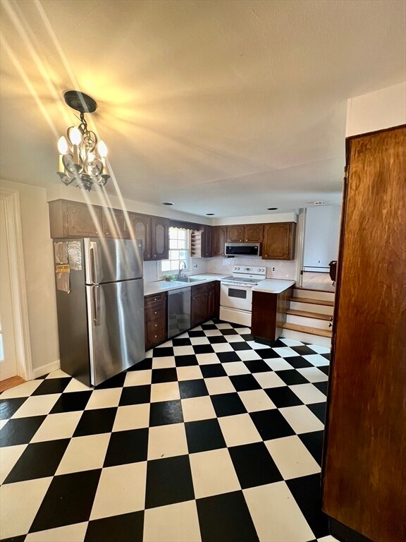 Foto del edificio - 77 Cabot St