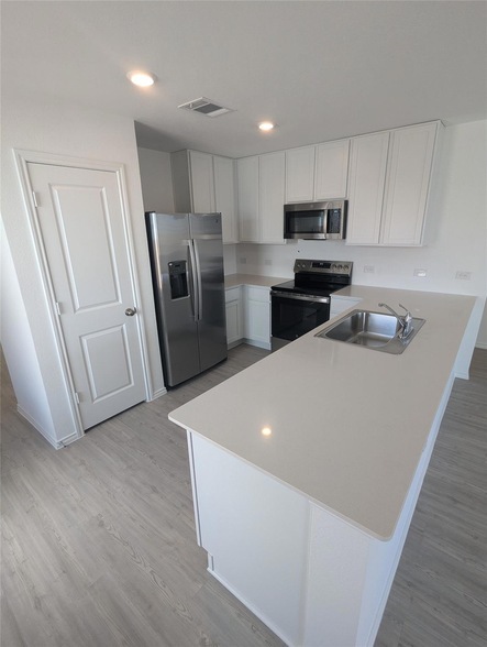 Building Photo - 421 Rancho Del Cielo Lp