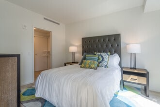 1BD 1BA 1031 -1034 sq. ft. - The Beacon Cleveland