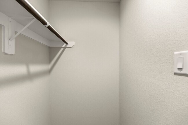 Building Photo - 3915 Sparkman Ln