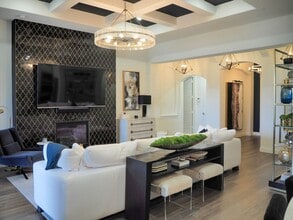 Building Photo - 1310 Sunflower Ave