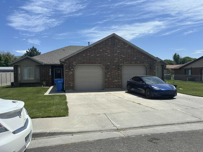 Building Photo - 548 N 500 W