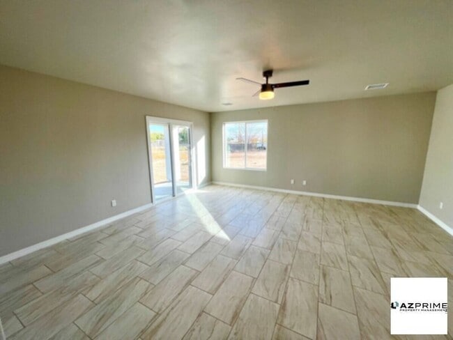 Building Photo - Awesome Home