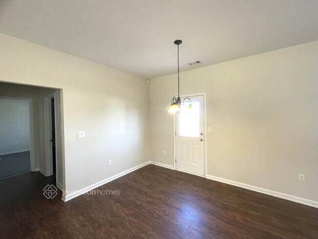 Foto del edificio - 138 Forrest Hills Dr
