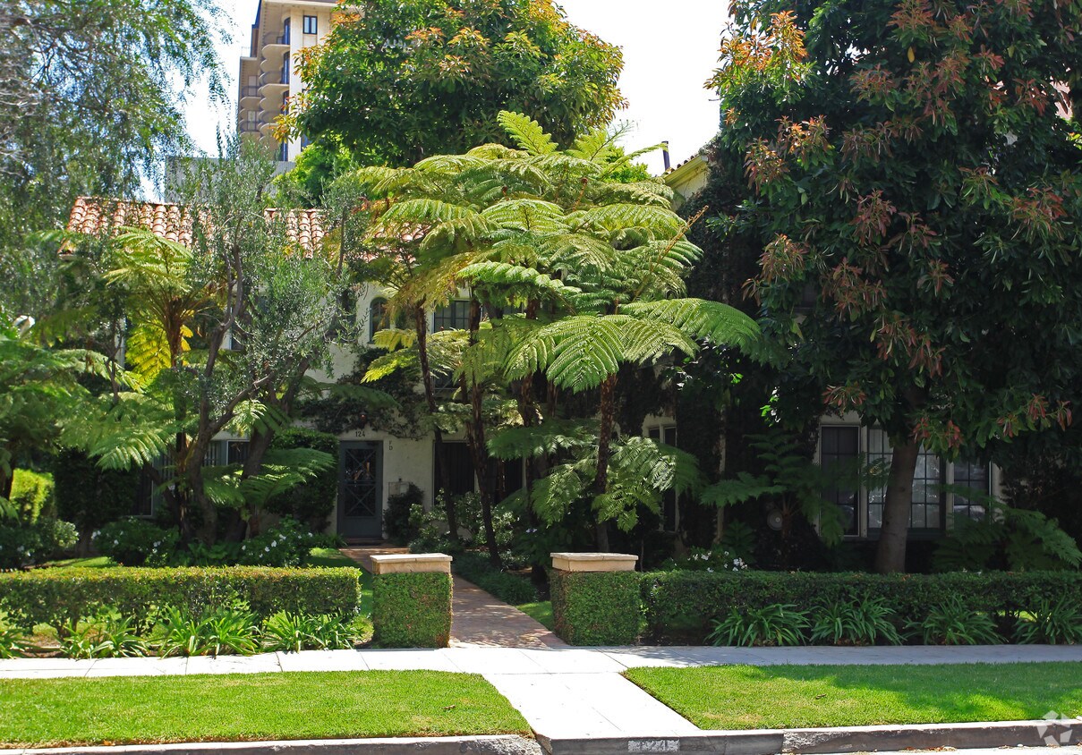 Foto principal - 124 S Camden Dr