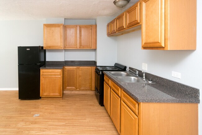 Building Photo - 7333 Ridge