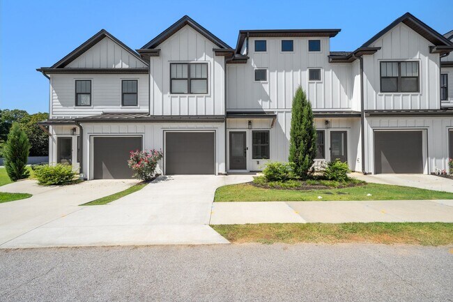 Foto del edificio - Exquisite 3 Bedroom 2 1/2 bath Townhome-Wa...