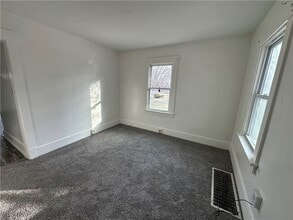 Building Photo - 696 Gaylord Ave Building Photo - 696 Gaylord Ave