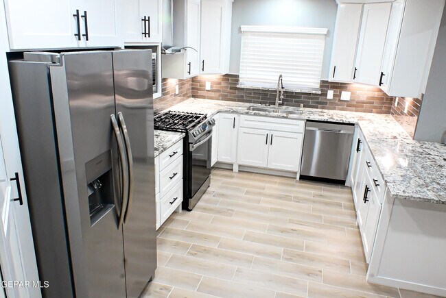 Building Photo - 3405 Hixson Street