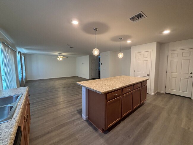 Building Photo - 12568 W Midway Ave