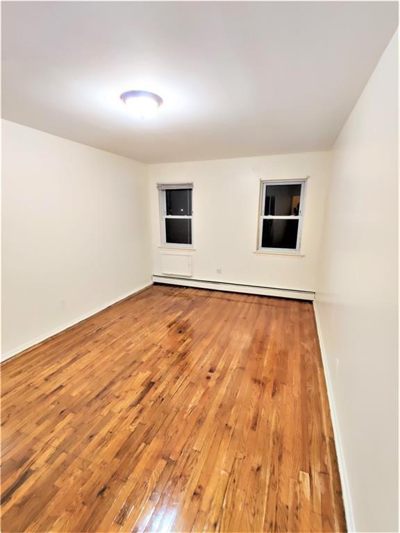 Foto del edificio - 921 E 83rd St