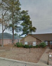 Building Photo - 14 Fernwood Dr