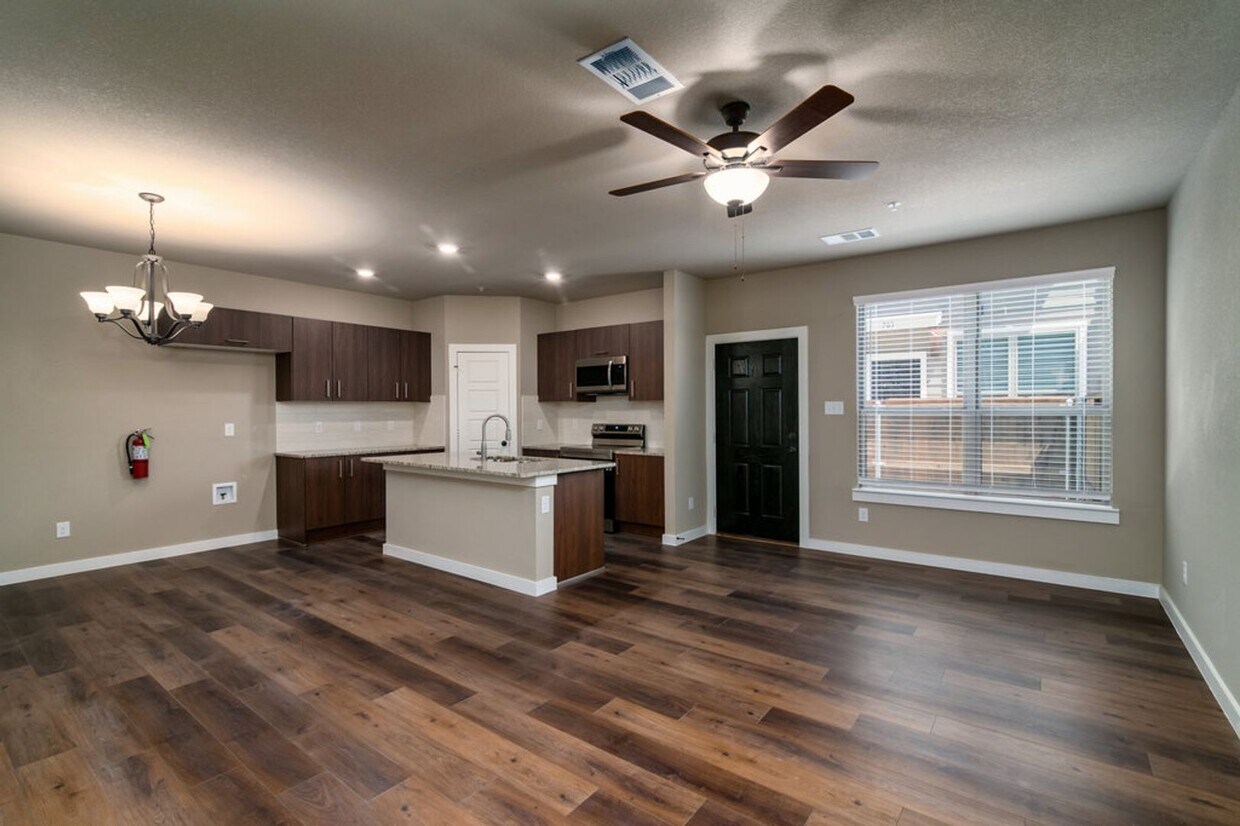 719 Wheatfield Dr, Venus, TX 76084 Townhome Rentals in Venus TX