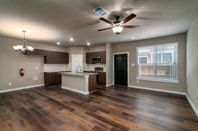 Building Photo - AVAILABLE NOW! GORGEOUS 2 BEDROOM FOUR PLEX LOCATED IN MIDLOTHIAN ISD!