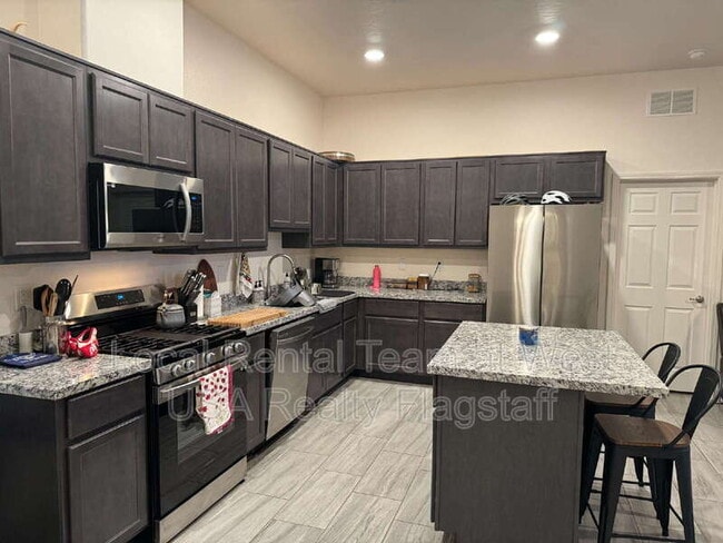 Photo - 1650 E Ponderosa Pkwy Apartment