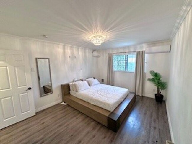 Foto del edificio - Remodeled One Story 2 Bed 1 Bath Condo in ...