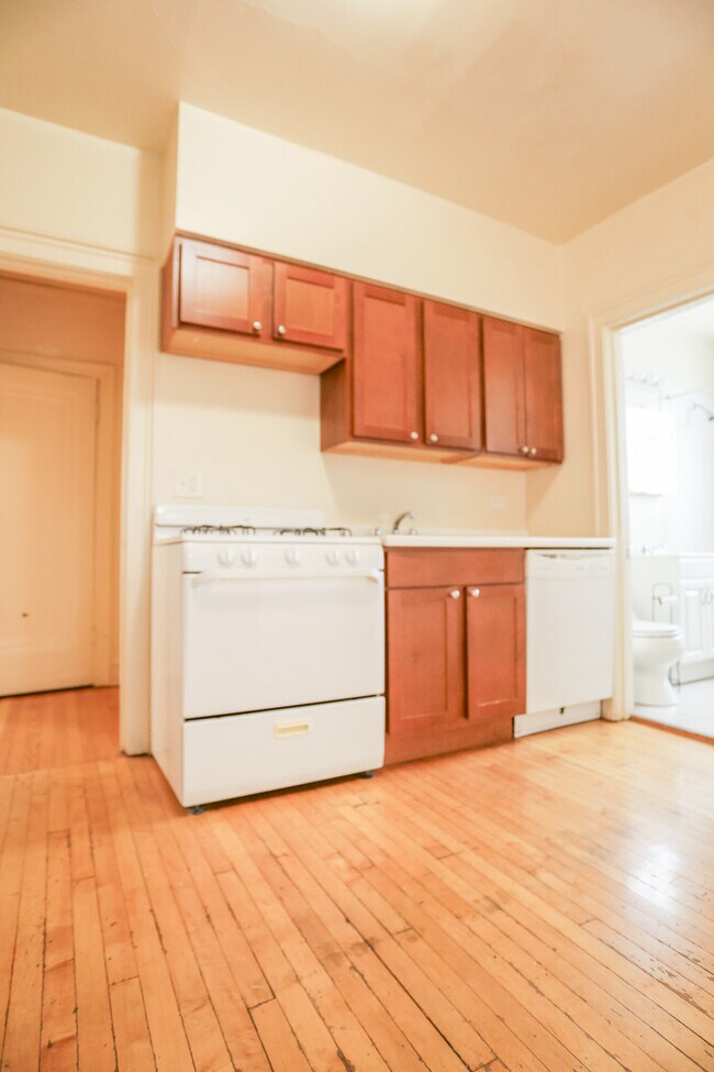 Foto del edificio - 4909 N Glenwood Ave