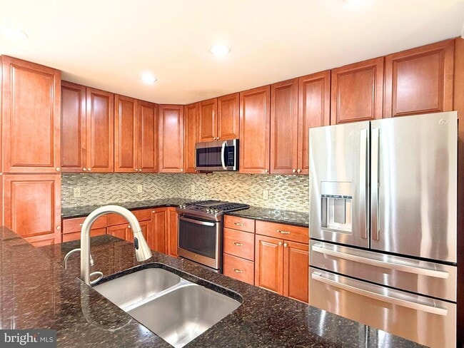 Building Photo - 10405 Bloom Dr