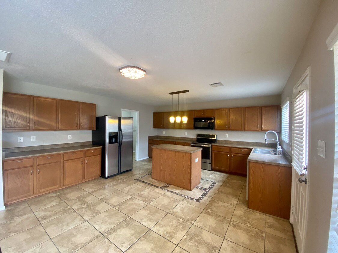 Foto principal - $300 OFF 1ST MONTH RENT IF YOU MOVE IN WIT...