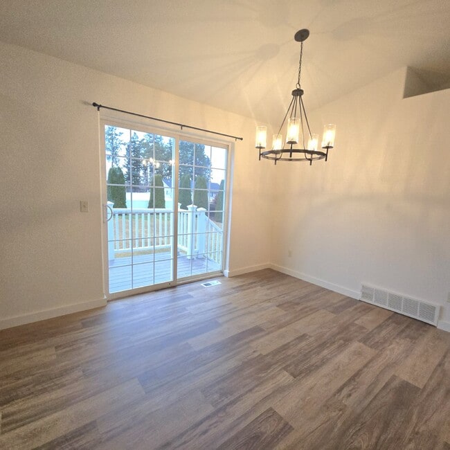 Building Photo - Remodeled 3 bedroom, 2 bathroom, 2 car garage + shop