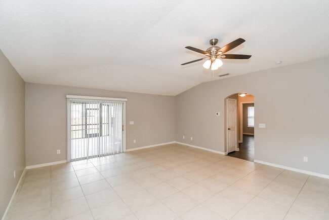 Building Photo - 228 Prince Phillip Dr