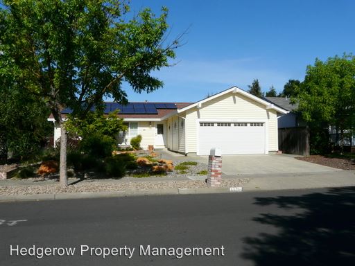 Building Photo - 4424 Summerfield Dr