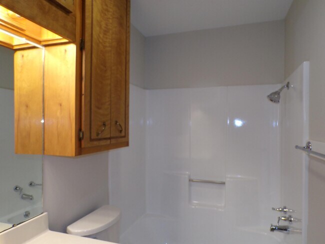 Building Photo - 706 Kincheloe St