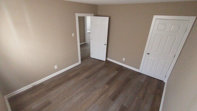 Foto del edificio - 1025 Oakwood Rd