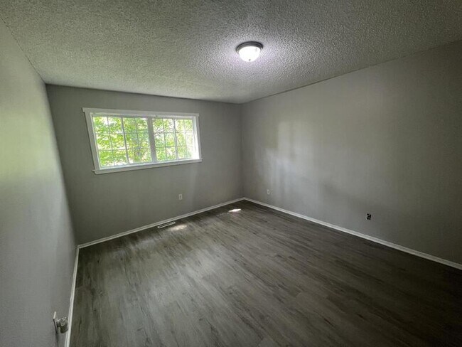 Foto del edificio - 6063 Briarcliff Path