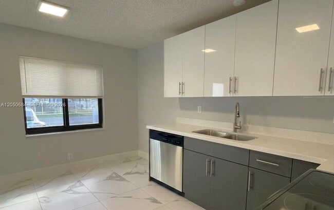 Foto del edificio - 1370 NW 3rd St