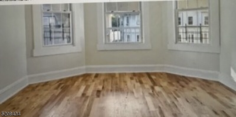 Foto principal - 44 N 16th St