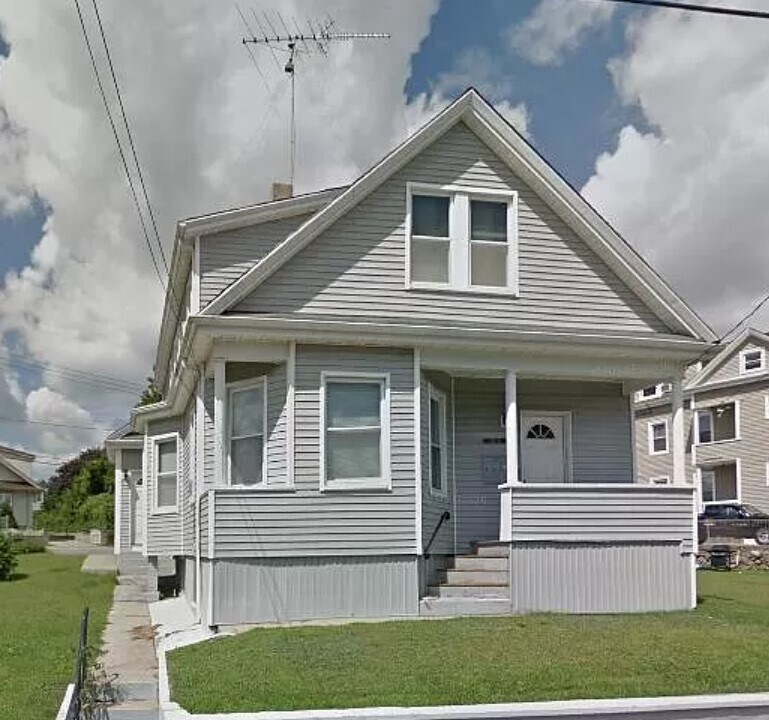 551 Dartmouth St Unit 1, Dartmouth, MA 02748 Apartments in Dartmouth