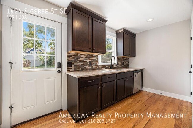 Foto del edificio - 1424 Sigsbee St SE