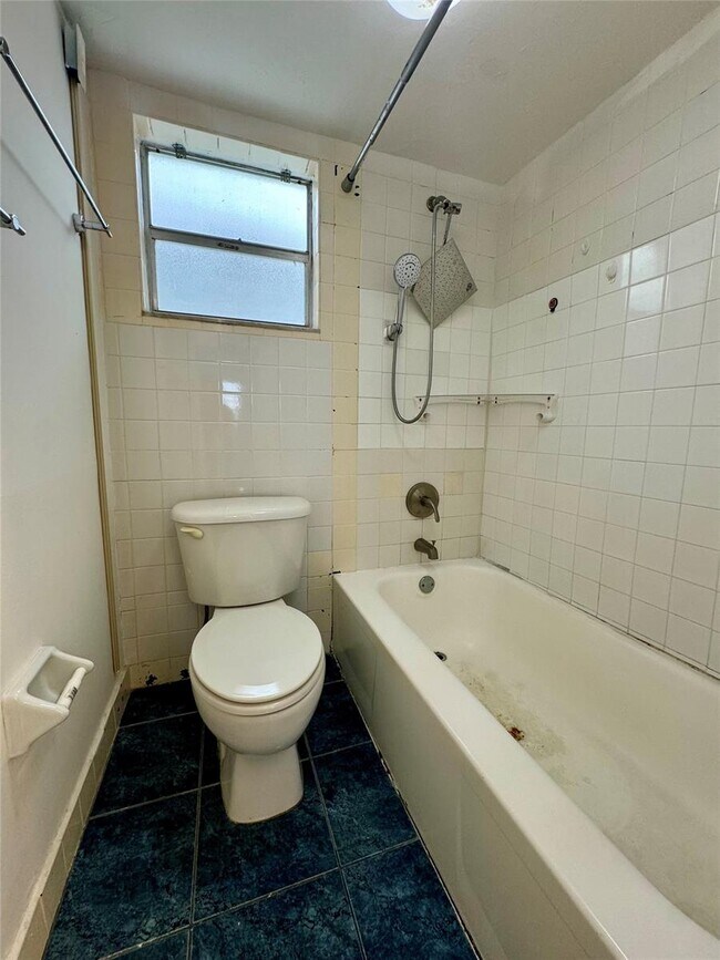 Foto del edificio - 6507 Winfield Blvd