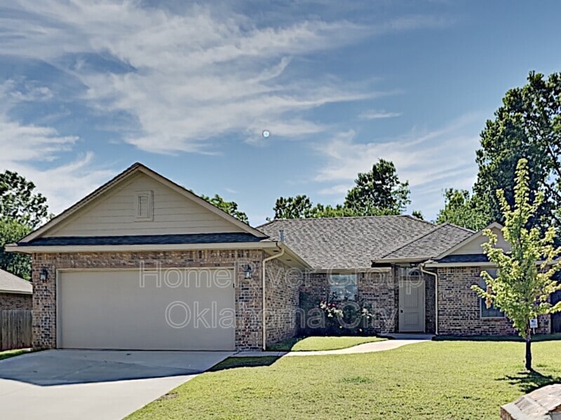 2218 Brook Dr, Choctaw, OK 73020 House for Rent in Choctaw, OK